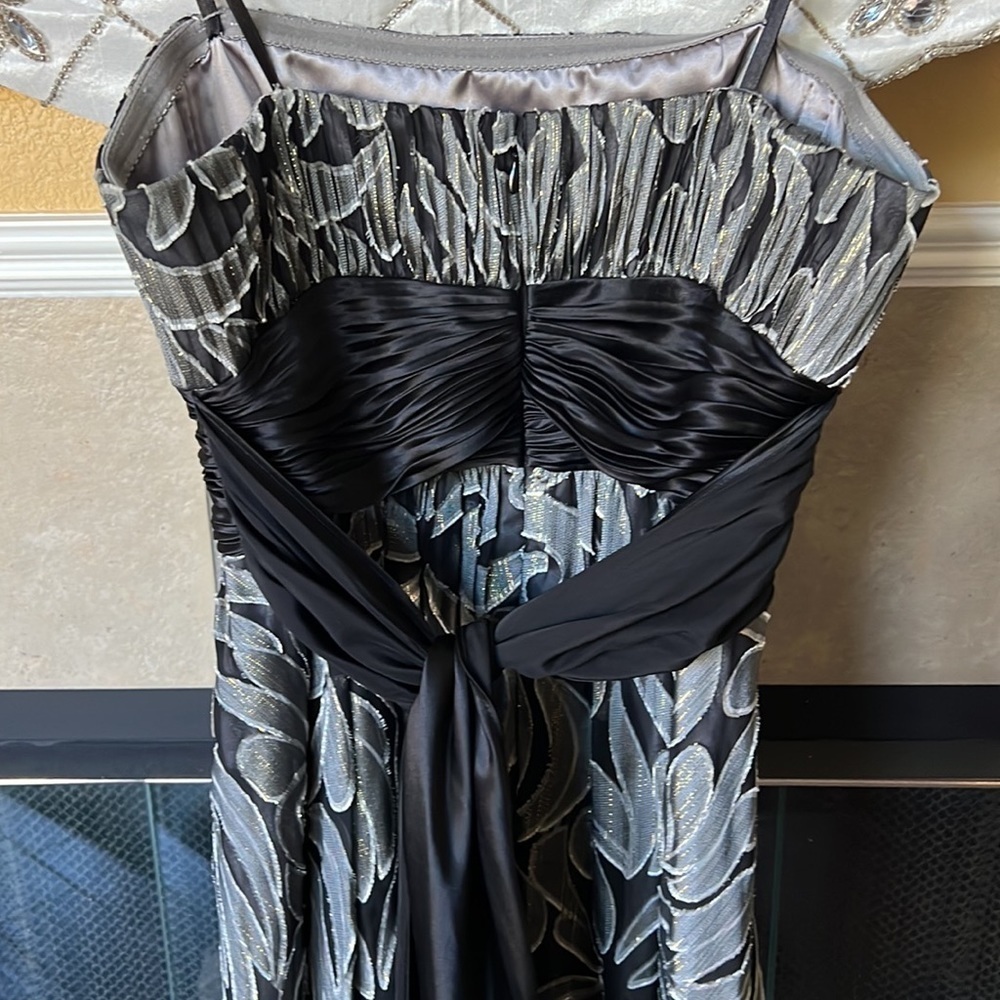 BCBGMAXAZRIA PROM dress - Picture 4 of 9